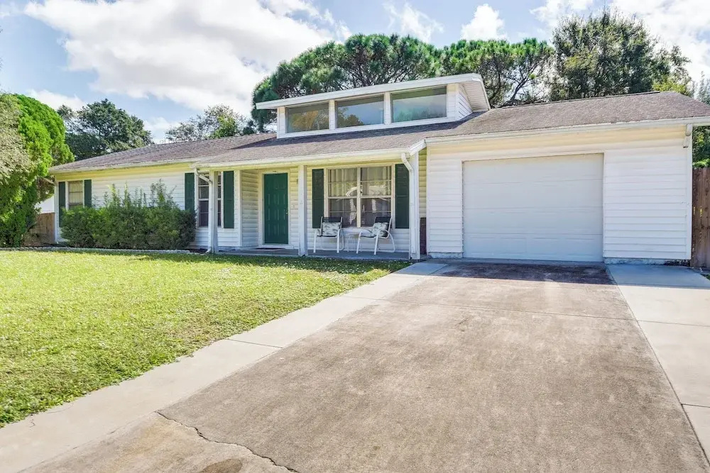 photo 1 of Pet-friendly Sarasota Home: 2 Mi to Bayfront Park!