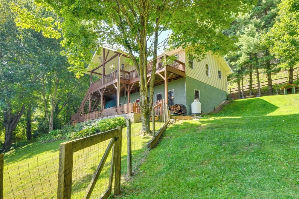 photo 1 of Pet-friendly Waynesville Retreat w/ Hot Tub!