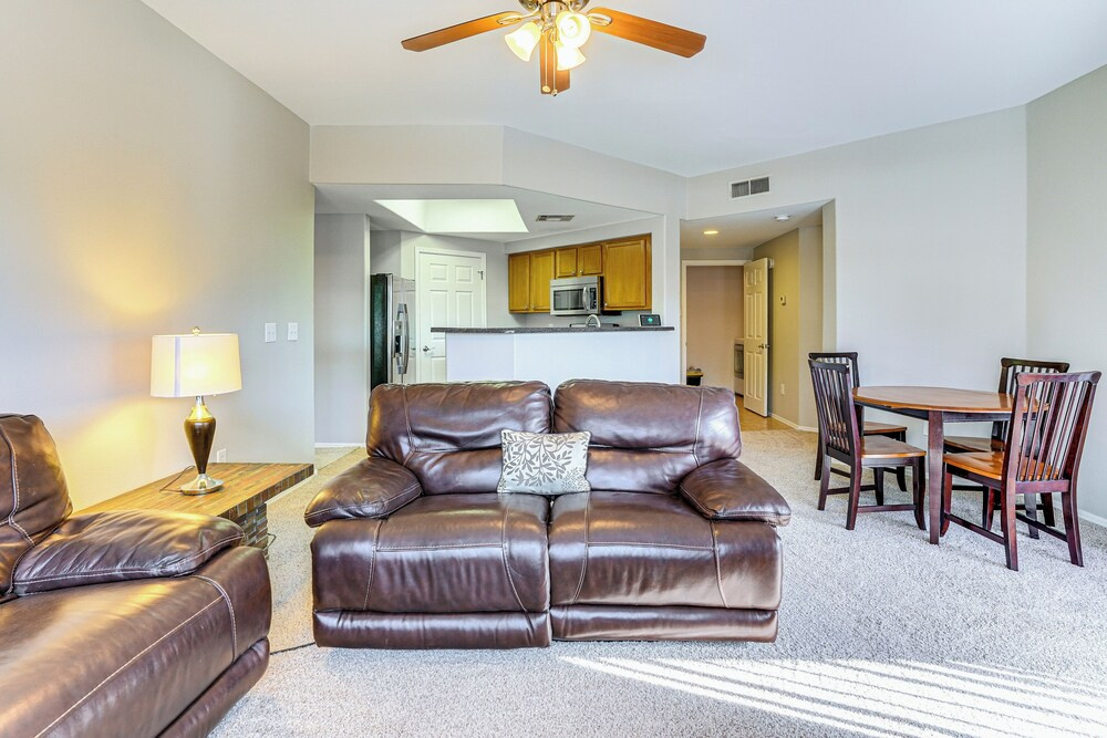 photo 1 of 3 Mi to Westgate District: Condo w/ Pool Access