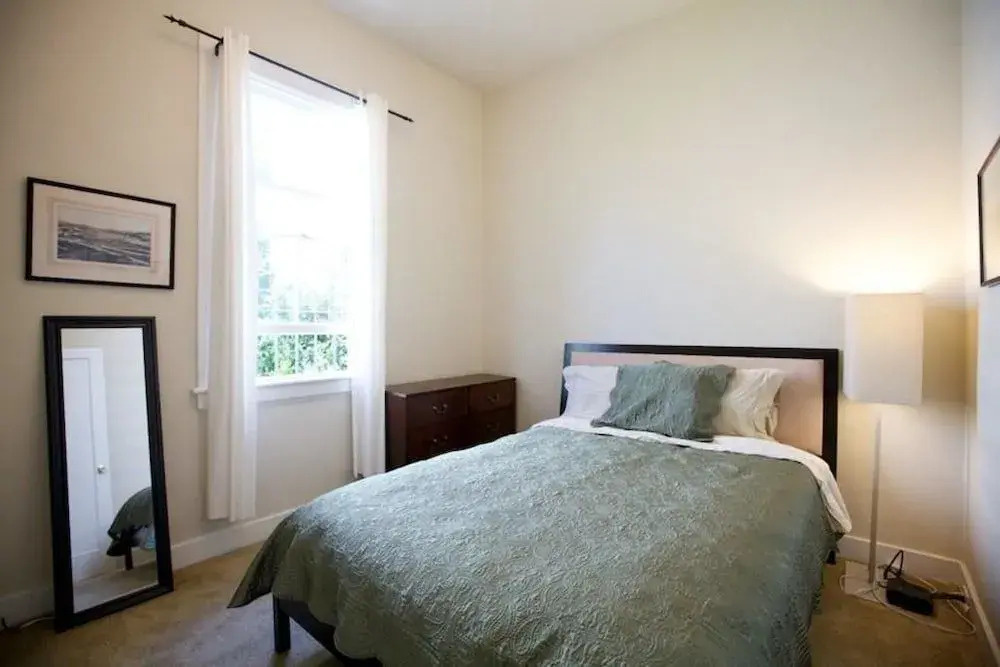 photo 1 of Pierce Place Lower - 1 BR - CBV 7924