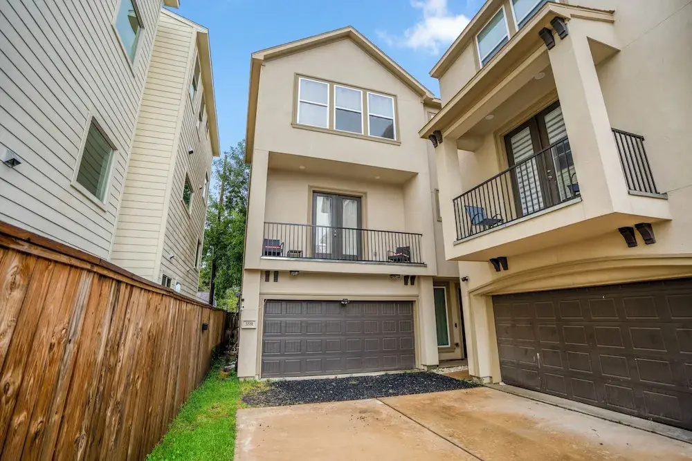 photo 1 of The Vibe 3bd X 4b I Downtown l Med Center I NRG Stad l Free Parking