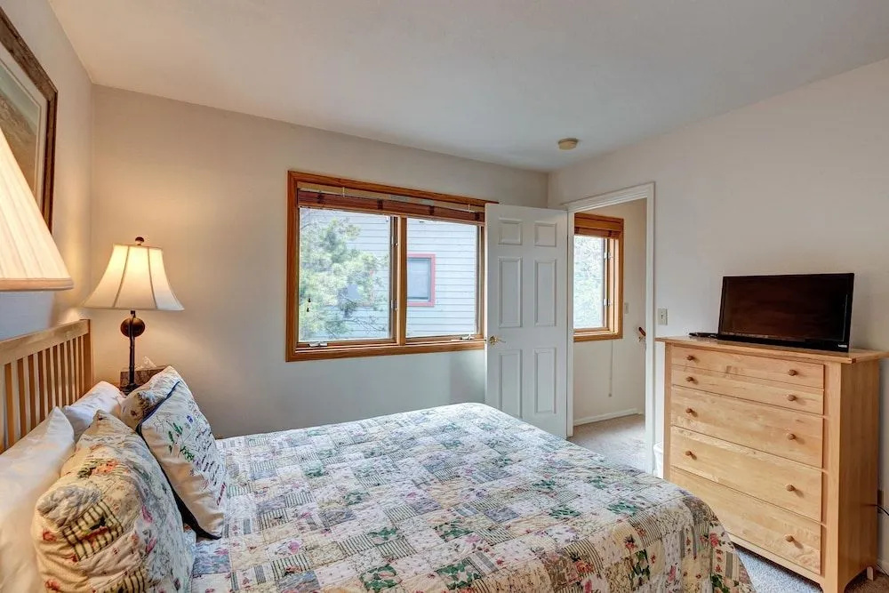 photo 1 of Pine Creek Lodge by RedAwning