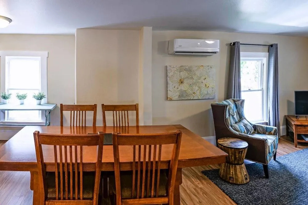 photo 1 of Pioneer House - North Suite