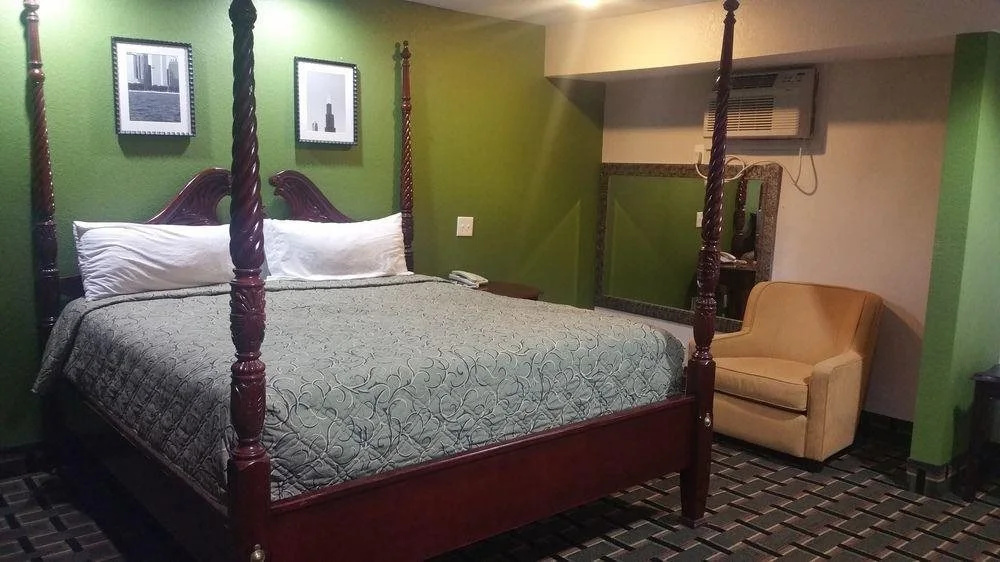 photo 1 of Place Inn