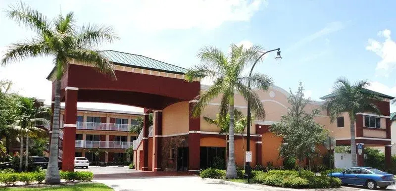 photo 1 of Plantation Inn Hotel & Lounge