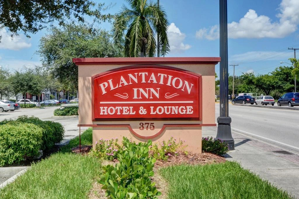 photo 1 of Plantation Inn Hotel & Lounge