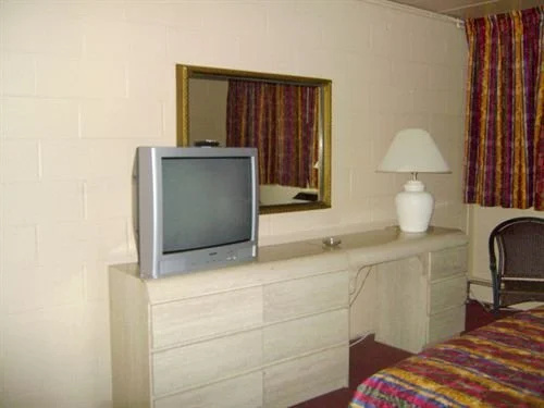 photo 1 of Plantation Motel