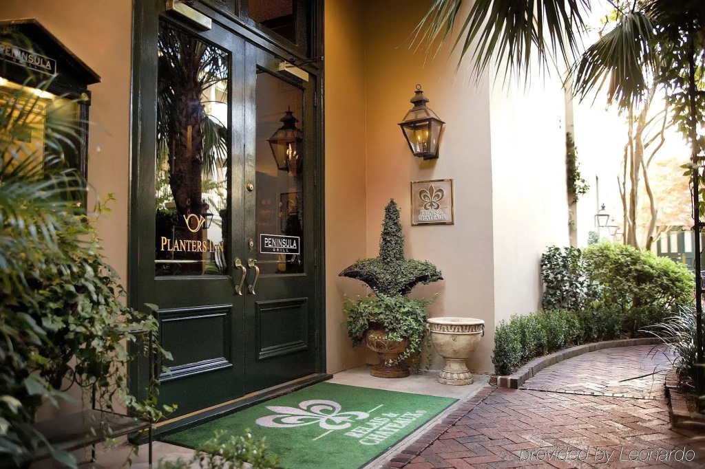 photo 1 of Planters Inn