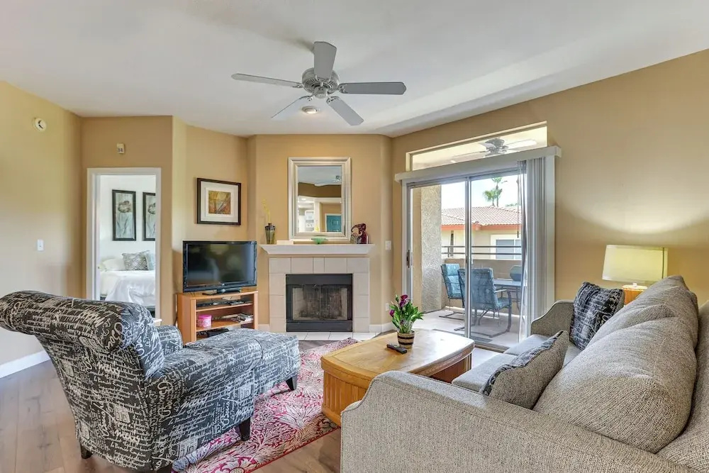 photo 1 of 14 Mi to Dtwn: Phoenix Condo w/ Balcony & Spa!