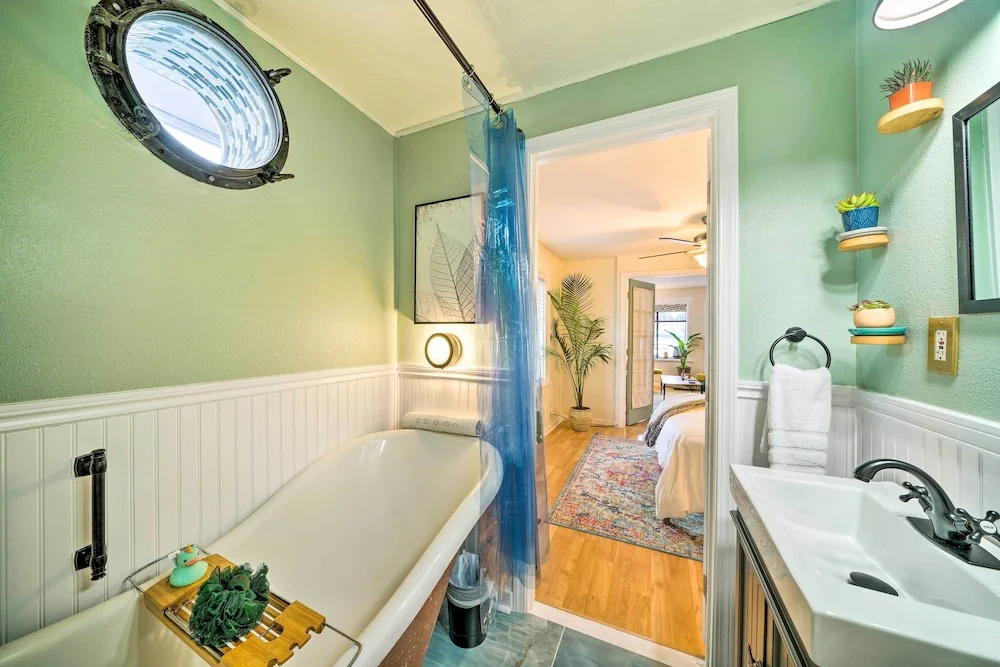 photo 1 of Portland Floating Home Getaway w/ Sauna!