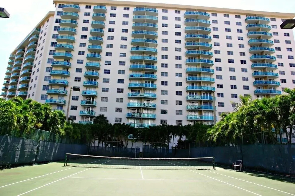 photo 1 of Premium 2 Bedroom And Den Apartment Or 202