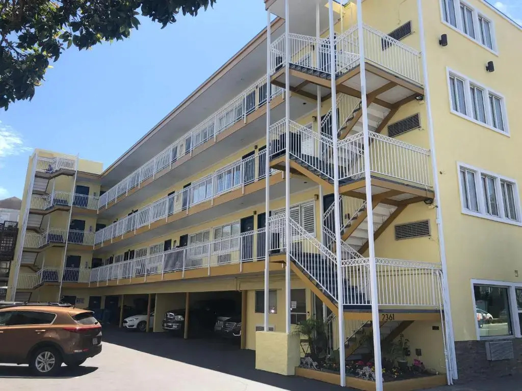 photo 1 of Presidio Parkway Inn