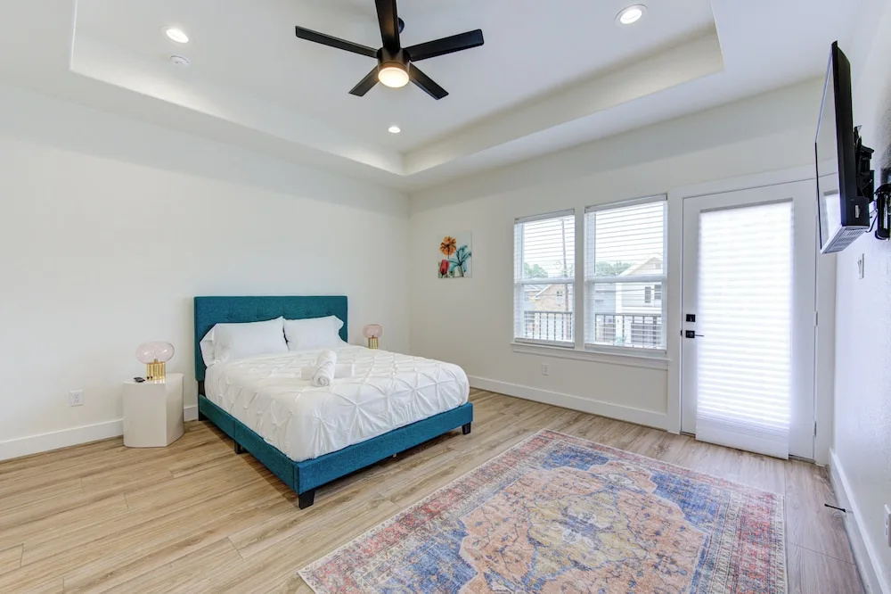 photo 1 of Prime EADO 4 BR Downtown Houston