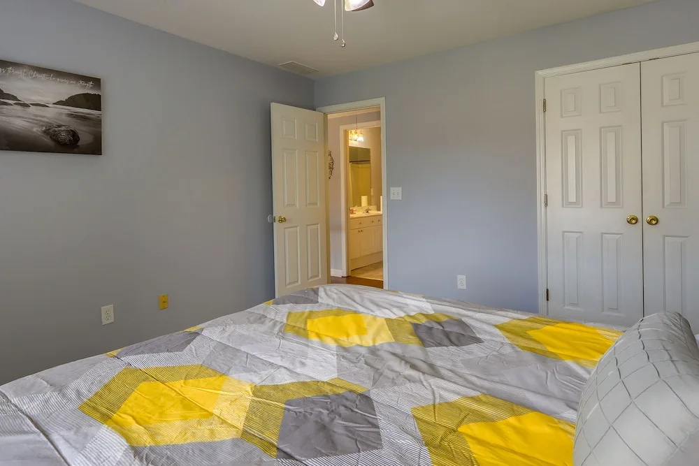 photo 1 of Quaint Fayetteville Vacation Rental w/ Lake Access