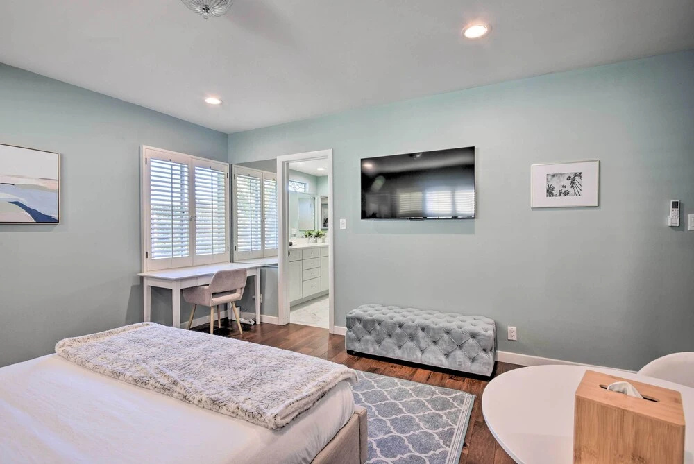 photo 1 of Quaint Studio in Los Angeles - Ideal Location