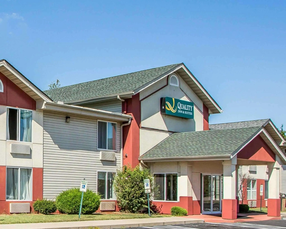 photo 1 of Quality Inn & Suites Middletown - Franklin