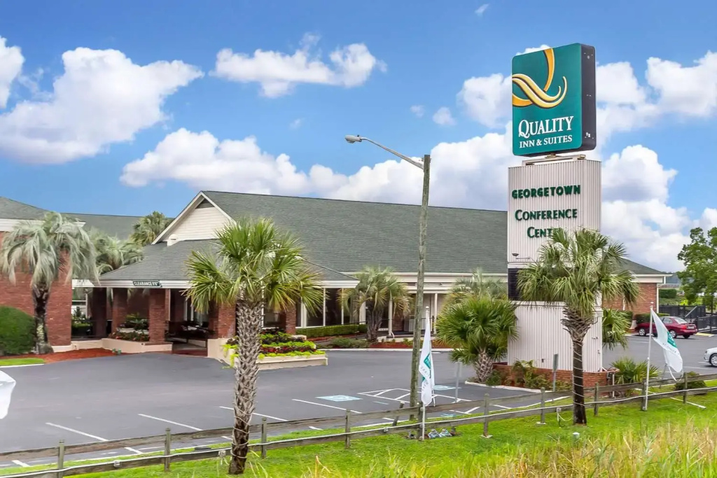 photo 1 of Quality Inn & Suites Georgetown