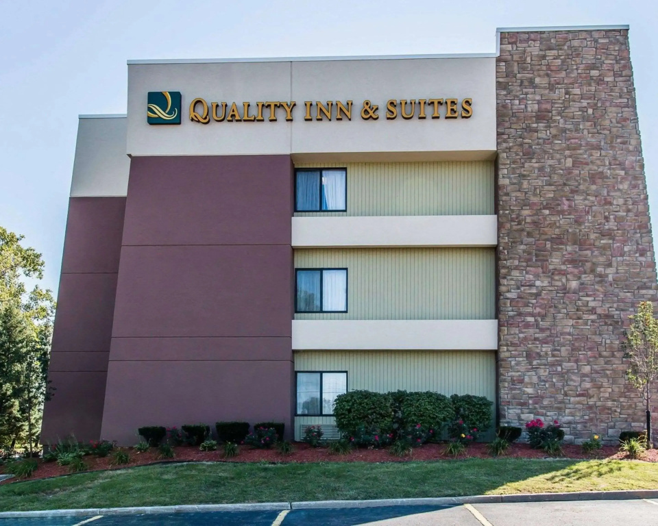 photo 1 of Quality Inn & Suites Warren - Detroit
