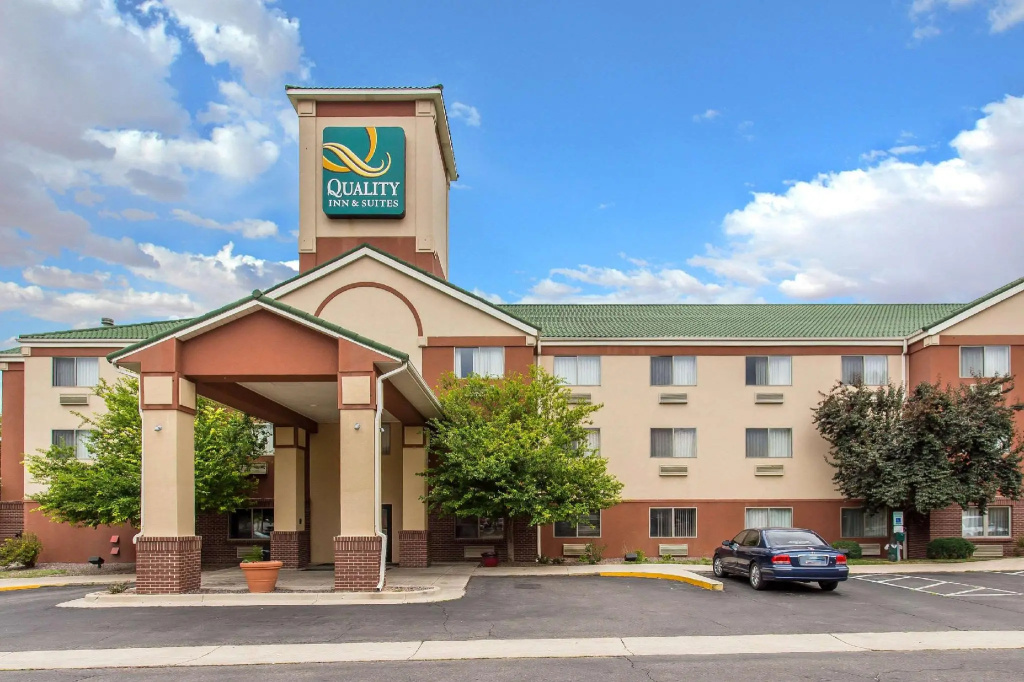 photo 1 of Spark by Hilton Lakewood Denver Southwest