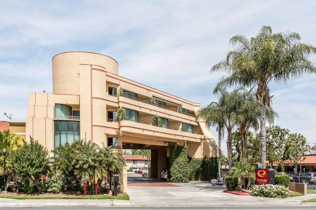 photo 1 of Econo Lodge Inn & Suites Riverside - Corona