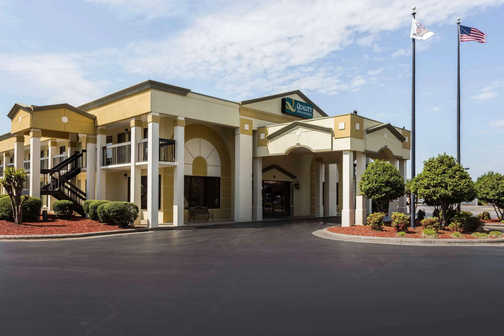 photo 1 of Quality Inn & Suites Mooresville - Lake Norman