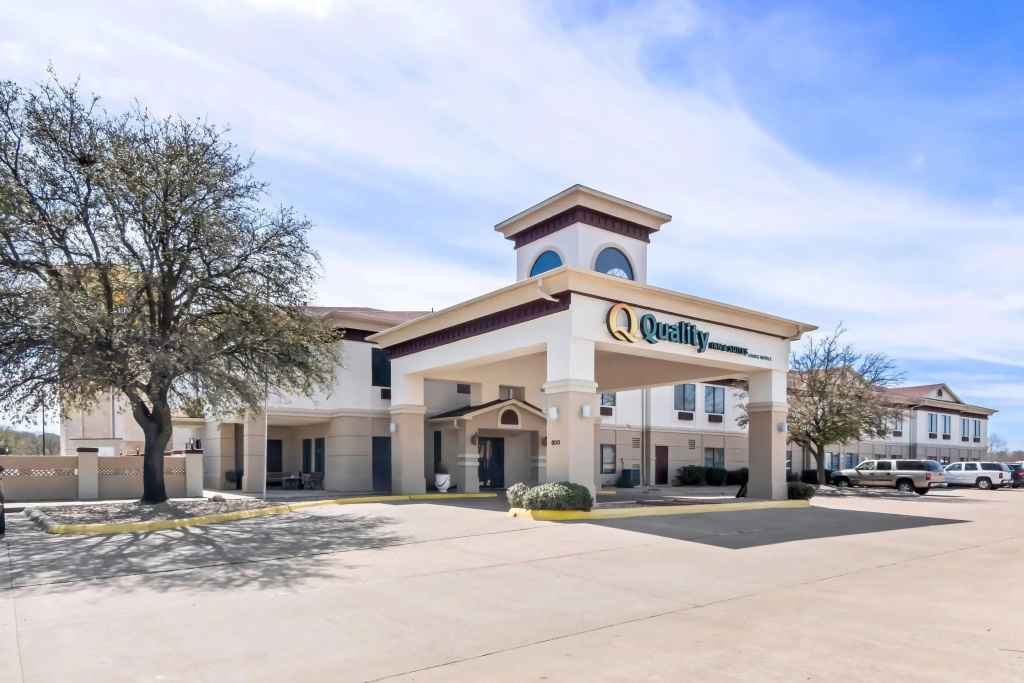 photo 1 of Quality Inn & Suites - Granbury