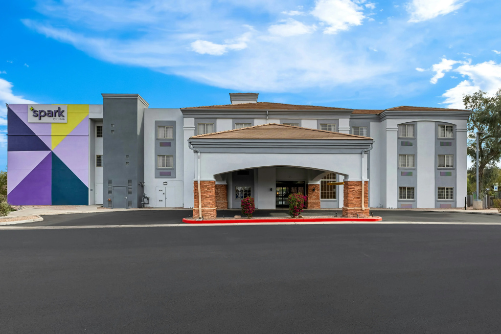 photo 1 of Spark by Hilton Glendale Phoenix North