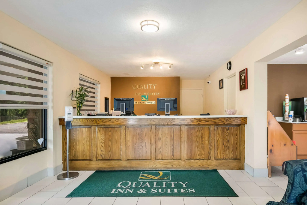photo 1 of Quality Inn & Suites Mt Chalet