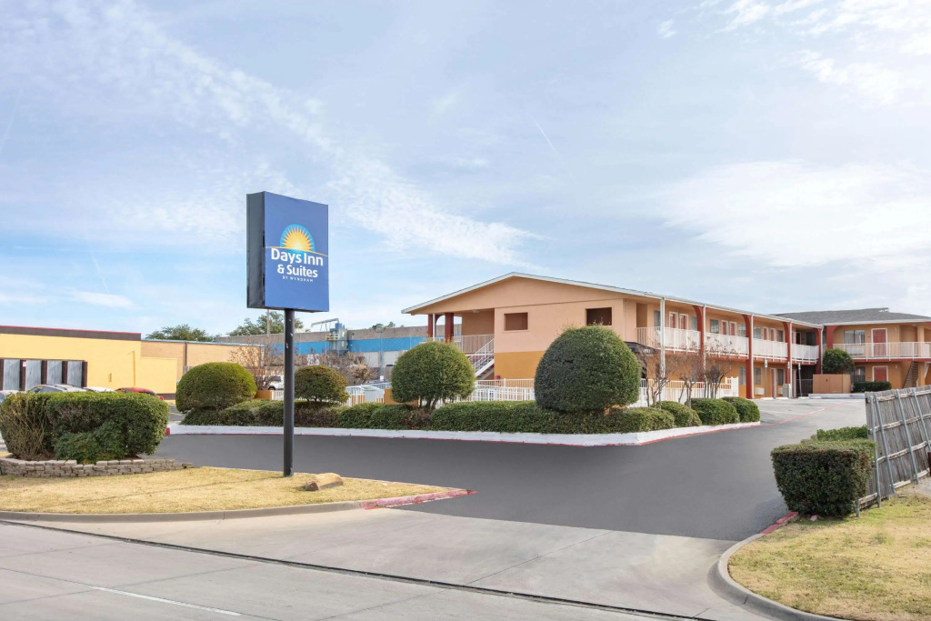photo 1 of Days Inn & Suites by Wyndham Arlington Near Six Flags
