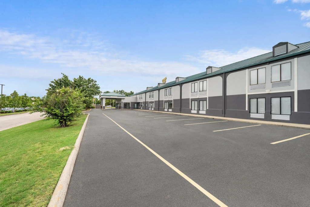 photo 1 of Quality Inn Auburn Campus Area I-85