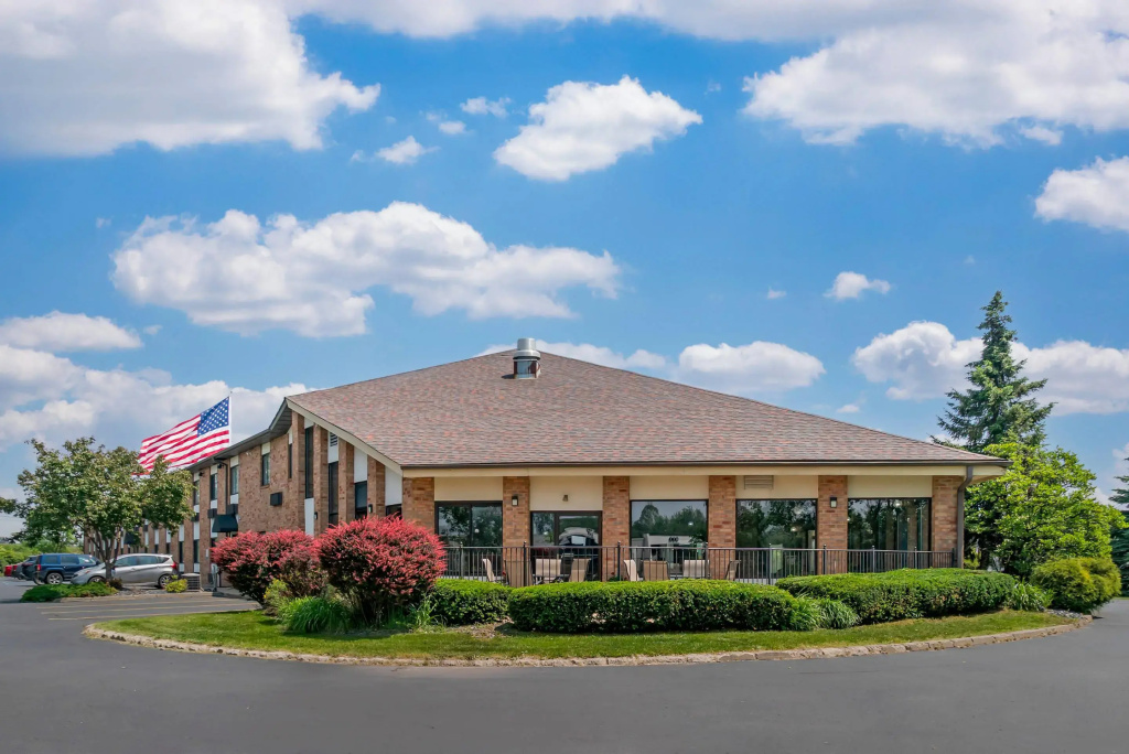 photo 1 of Quality Inn Grand Rapids South-Byron Center