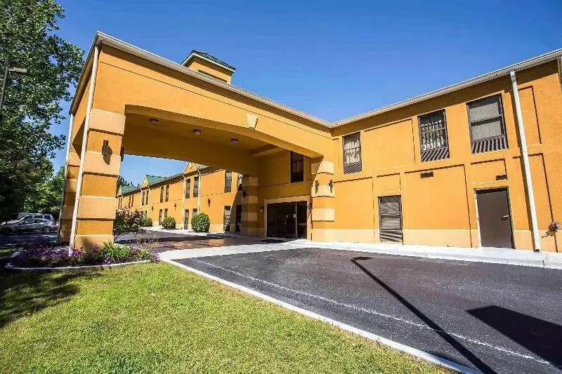 photo 1 of Quality Inn Union Us Hwy 176