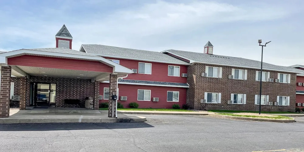 photo 1 of Hudson Inn & Suites