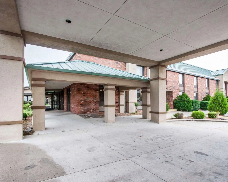 photo 1 of Quality Inn & Suites North