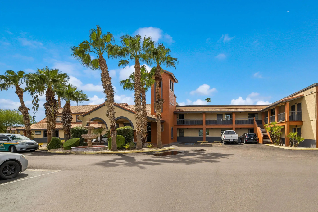 photo 1 of Quality Inn & Suites Goodyear - Phoenix West