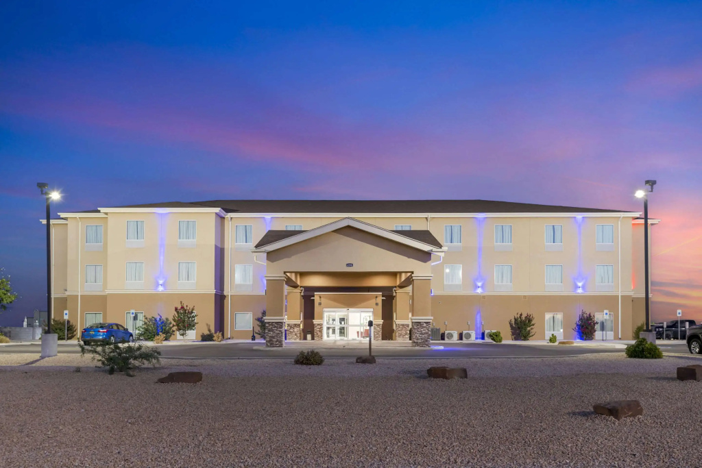photo 1 of Quality Inn & Suites Carlsbad Caverns Area