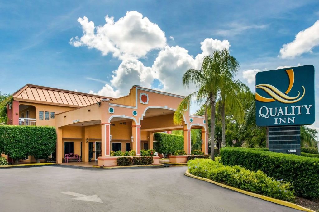 photo 1 of Quality Inn Sarasota North Near Lido Key Beach