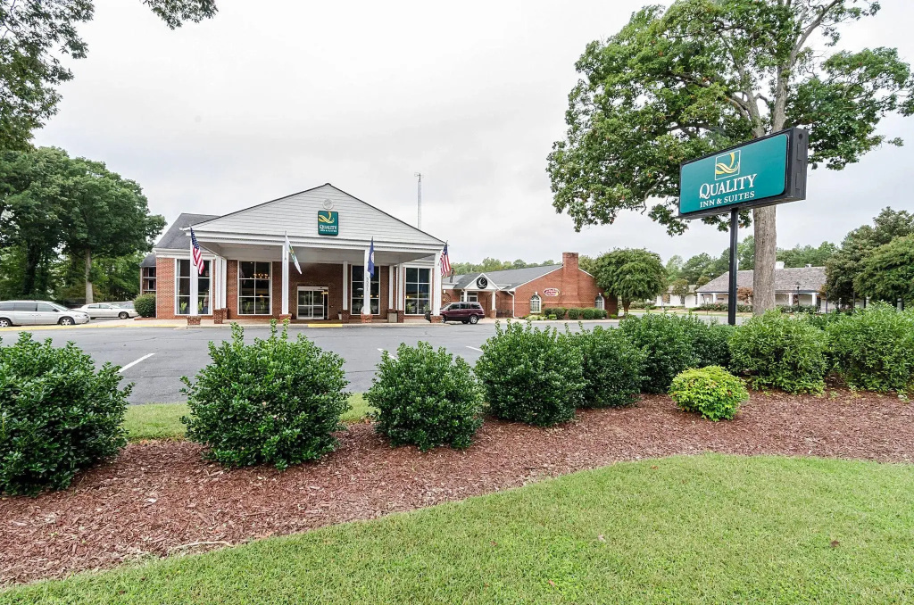 photo 1 of Rodeway Inn & Suites Williamsburg Central