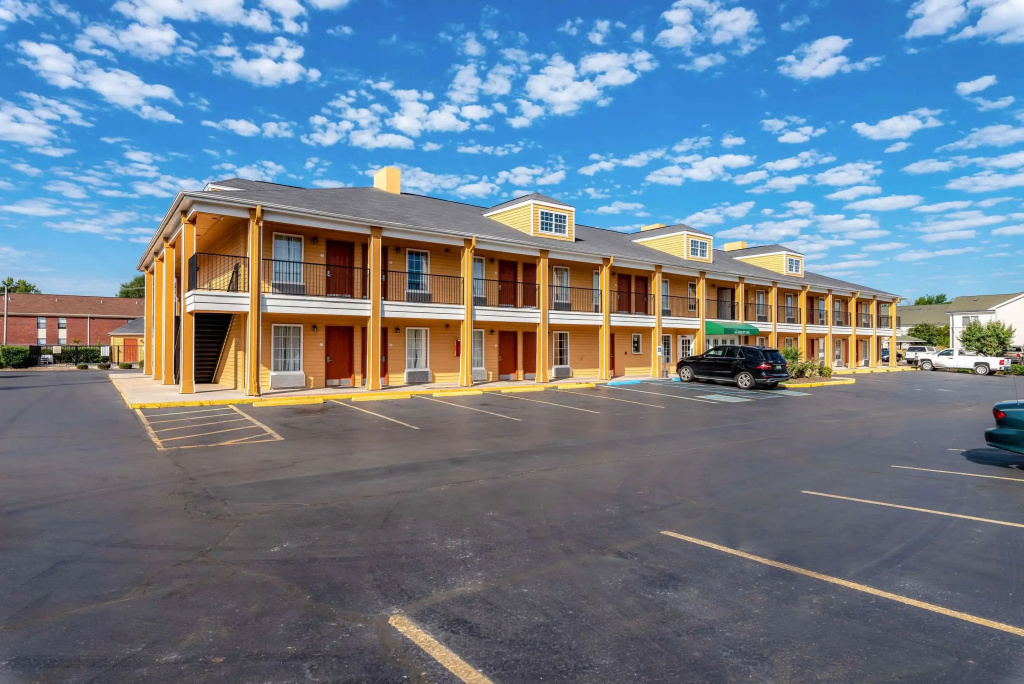 photo 1 of Quality Inn Decatur River City