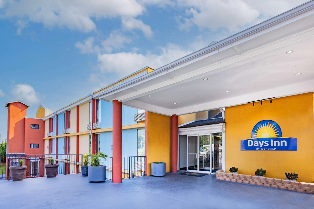photo 1 of Days Inn by Wyndham Hartsfield Jackson Atlanta Airport West