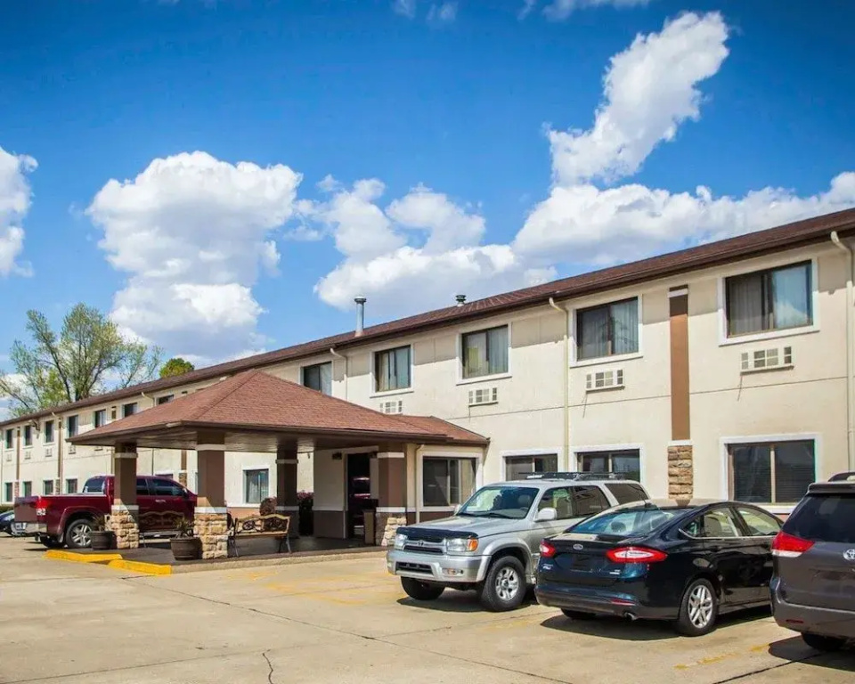 photo 1 of Quality Inn Forsyth
