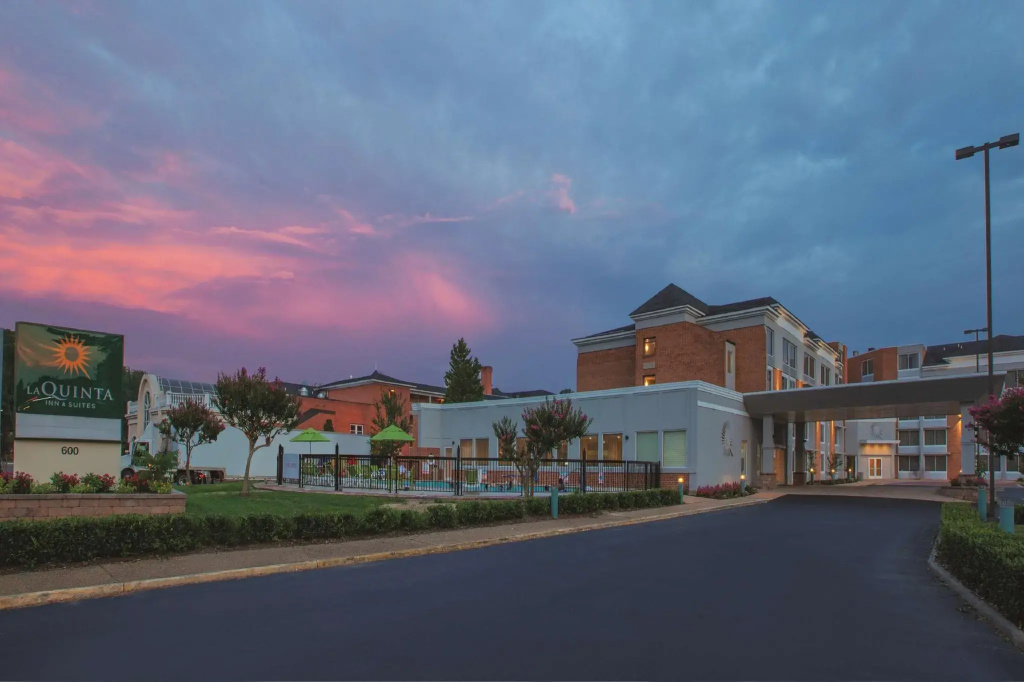 photo 1 of La Quinta Inn & Suites by Wyndham Williamsburg Historic Area