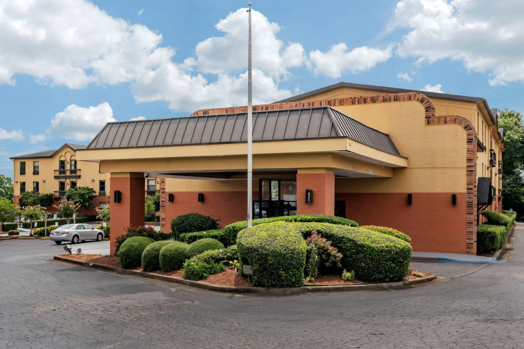 photo 1 of Quality Inn Marietta near Dobbins ARB