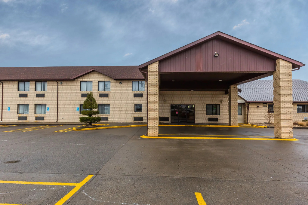 photo 1 of Quality Inn Mount Vernon, IL
