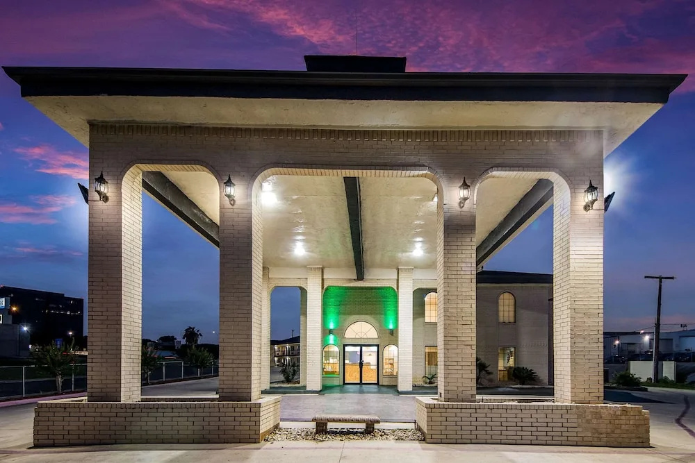 photo 1 of Comfort Inn Medical Center