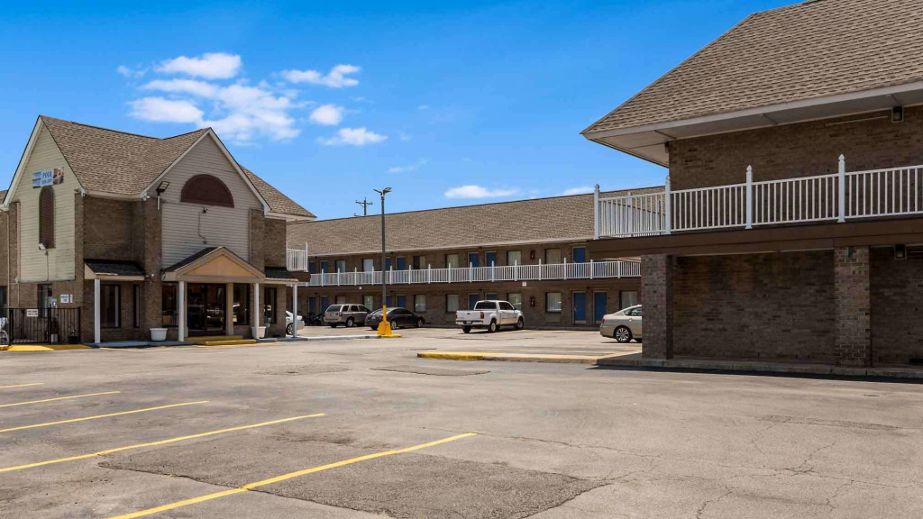photo 1 of Motel 6 Portsmouth, VA