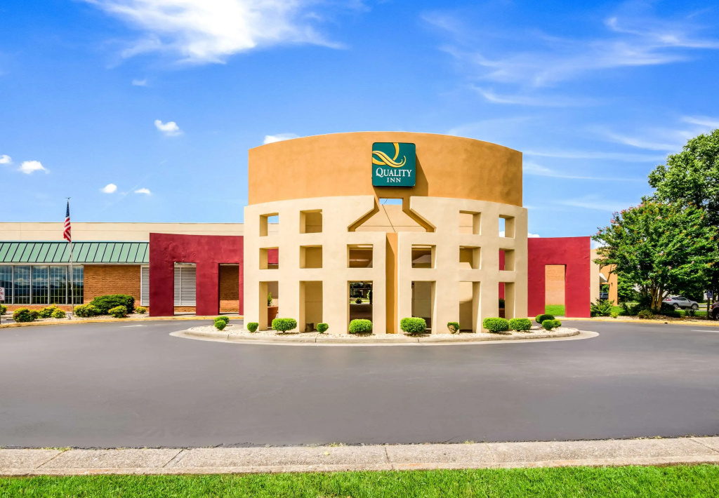 photo 1 of Quality Inn Roanoke Airport