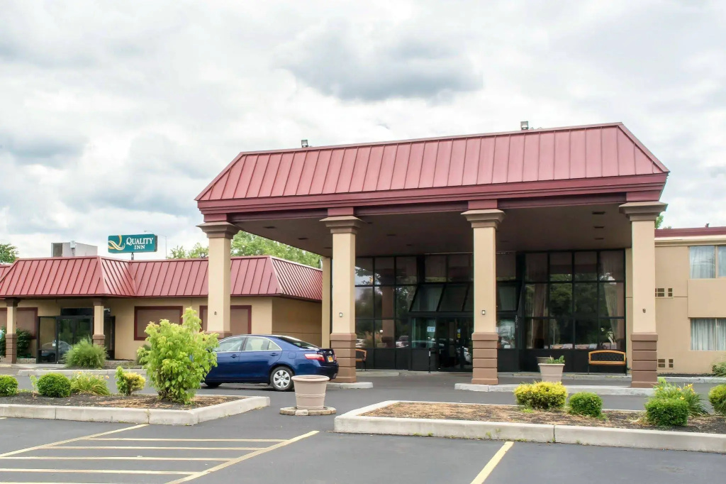 photo 1 of Motel 6 Rochester, NY - Airport