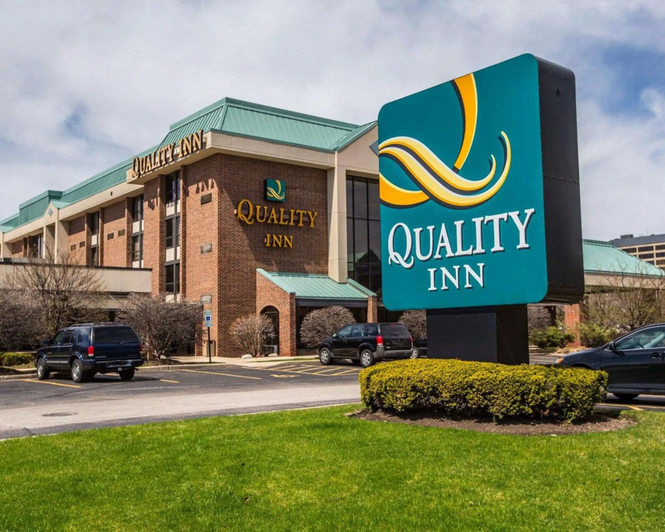 photo 1 of Quality Inn Schaumburg - Chicago near the Mall
