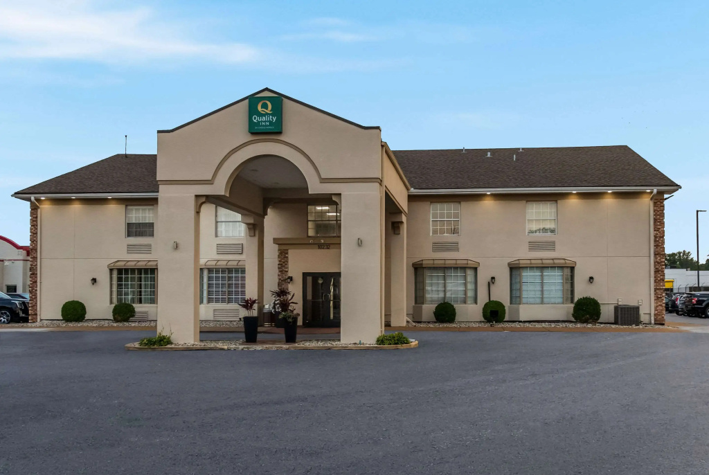 photo 1 of Quality Inn Saint Louis Airport